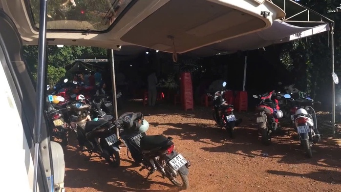 Sau cãi vã, vợ treo cổ tự tử, chồng uống thuốc diệt cỏ- Ảnh 1. Sau cãi vã, vợ treo cổ tự tử, chồng uống thuốc diệt cỏ- Ảnh 1.