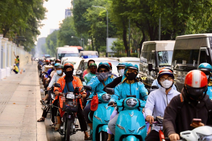 "Bắt mạch" ùn tắc: TP HCM nghiên cứu cho rẽ phải nhiều điểm nóng- Ảnh 1. "Bắt mạch" ùn tắc: TP HCM nghiên cứu cho rẽ phải nhiều điểm nóng- Ảnh 1.