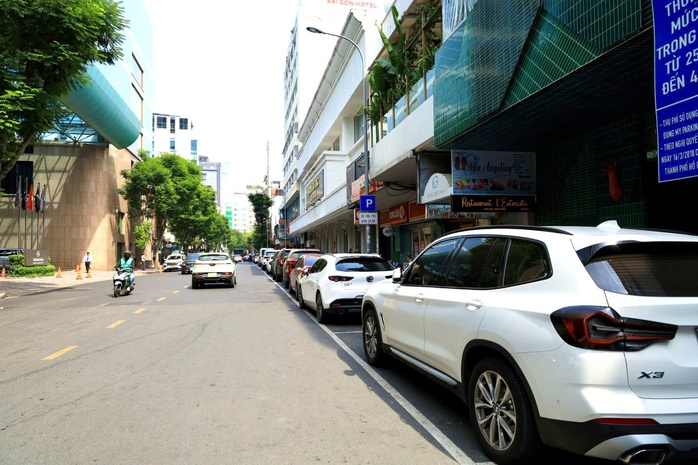 Thu phí "lụi" ô tô ở TP HCM: Góc khuất nào còn tồn tại?- Ảnh 3. Thu phí "lụi" ô tô ở TP HCM: Góc khuất nào còn tồn tại?- Ảnh 3.