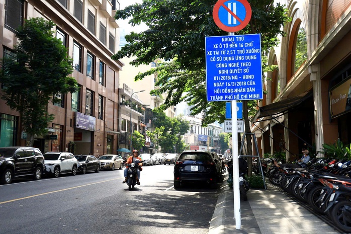 Thu phí "lụi" ô tô ở TP HCM: Góc khuất nào còn tồn tại?- Ảnh 7. Thu phí "lụi" ô tô ở TP HCM: Góc khuất nào còn tồn tại?- Ảnh 7.