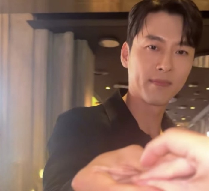Tài tử Hyun Bin và vợ Son Ye-jin lại gây sốt - Ảnh 1.