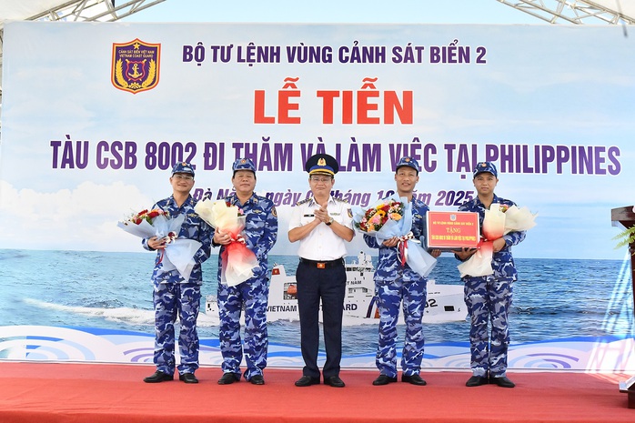 Tàu CSB 8002 lên đường thăm Lực lượng Bảo vệ bờ biển Philippines- Ảnh 3.