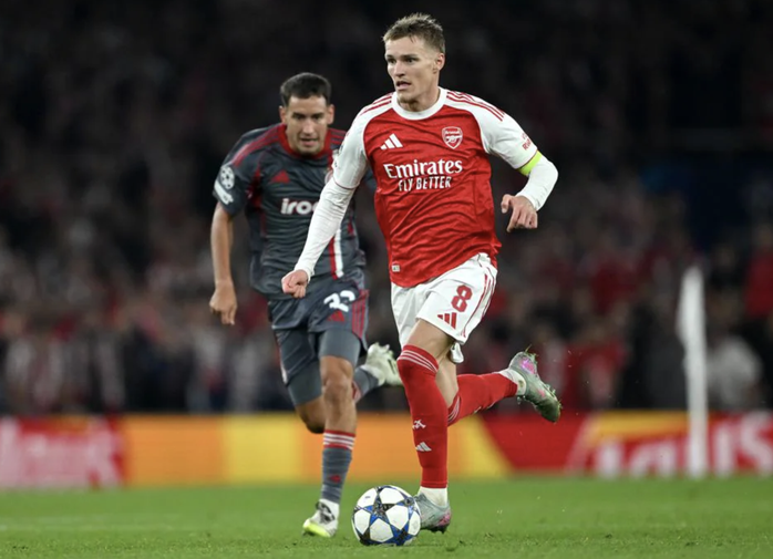 Arsenal đại phá Olympiakos, bay cao Top 5 Champions League - Ảnh 4.
