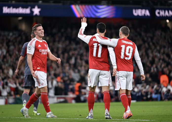 Arsenal đại phá Olympiakos, bay cao Top 5 Champions League - Ảnh 2.