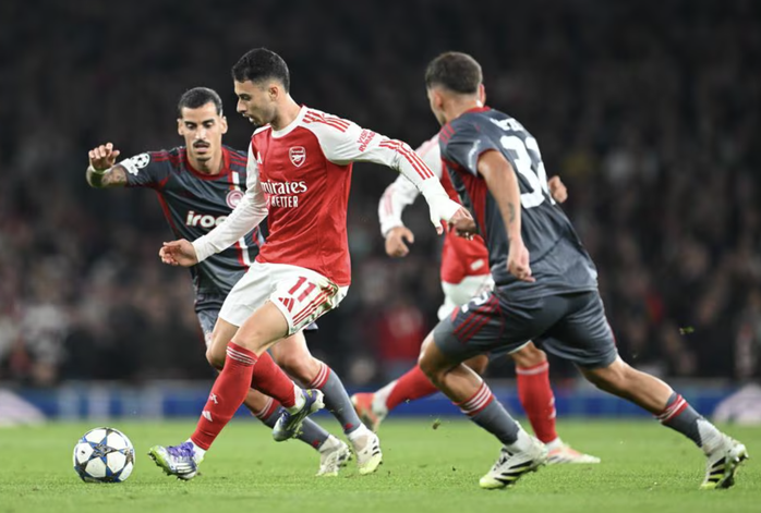 Arsenal đại phá Olympiakos, bay cao Top 5 Champions League - Ảnh 1.