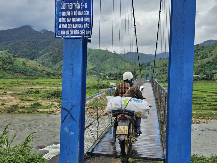 LÊN TÂY NGUYÊN: Mong lắm cây cầu bắc qua sông Đăk A Kôi - Ảnh 1.