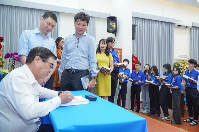 Tâm huyết và trăn trở của tiến sĩ Nguyễn Thành Phong - Ảnh 1.
