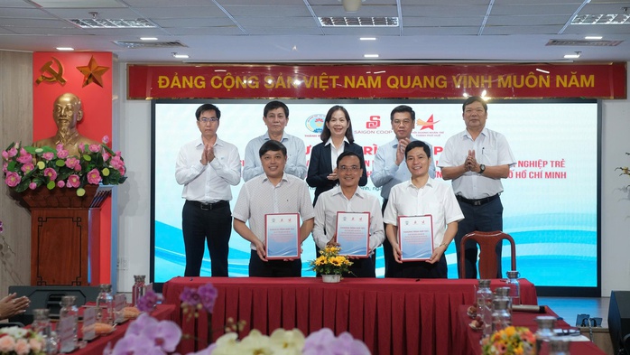 Đặc sản xứ Huế được vào hệ thống siêu thị có hơn 1 triệu lượt khách mỗi ngày - Ảnh 1.