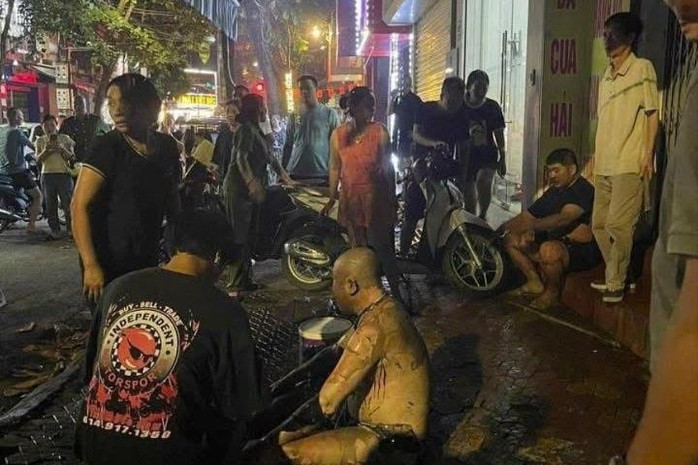 Mâu thuẫn trong làm ăn , chủ quán phóng hỏa đốt khiến 3 người bỏng nặng - Ảnh 1. Mâu thuẫn trong làm ăn , chủ quán phóng hỏa đốt khiến 3 người bỏng nặng - Ảnh 1.