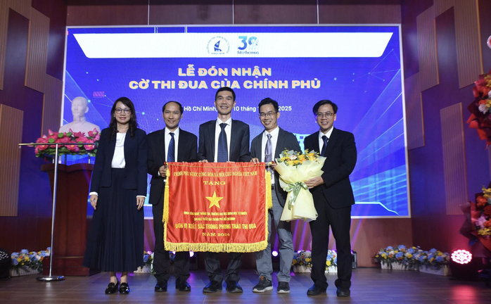 Lãnh đạo ĐHQG TP HCM đặt kỳ vọng lớn vào Khoa Công nghệ thông tin - Ảnh 2.