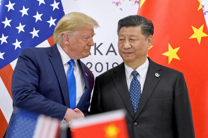 Tổng thống Donald Trump đe dọa áp thêm thuế 100% lên hàng Trung Quốc từ 1-11 hoặc sớm hơn - Ảnh 1.