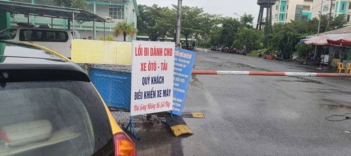 Nguyên Giám đốc Bệnh viện Đa khoa Quảng Nam lên tiếng về giá giữ xe - Ảnh 2. Nguyên Giám đốc Bệnh viện Đa khoa Quảng Nam lên tiếng về giá giữ xe - Ảnh 2.