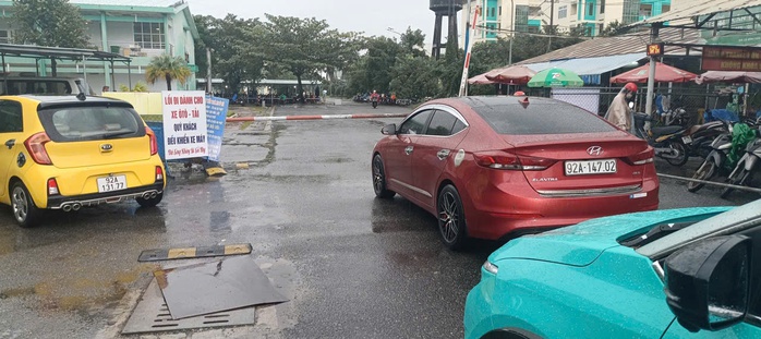 Nguyên Giám đốc Bệnh viện Đa khoa Quảng Nam lên tiếng về giá giữ xe - Ảnh 1. Nguyên Giám đốc Bệnh viện Đa khoa Quảng Nam lên tiếng về giá giữ xe - Ảnh 1.