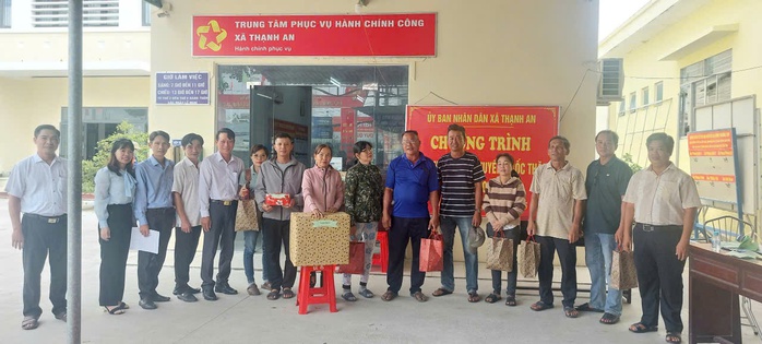 Nhiều người dân Cần Thơ bất ngờ trúng thưởng khi nộp hồ sơ trực tuyến - Ảnh 2. Nhiều người dân Cần Thơ bất ngờ trúng thưởng khi nộp hồ sơ trực tuyến - Ảnh 2.