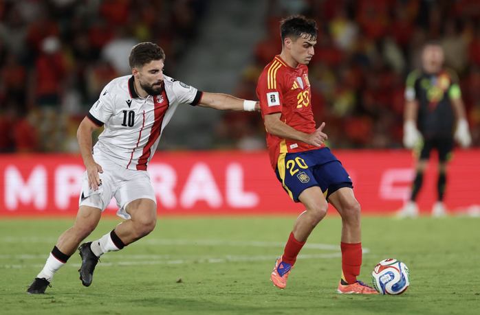 Thắng nhàn nhã Georgia, Tây Ban Nha tăng tốc giành vé World Cup - Ảnh 1.