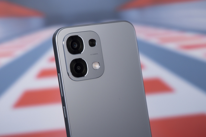 Smartphone giá rẻ, pin dùng cả ngày - Ảnh 1.