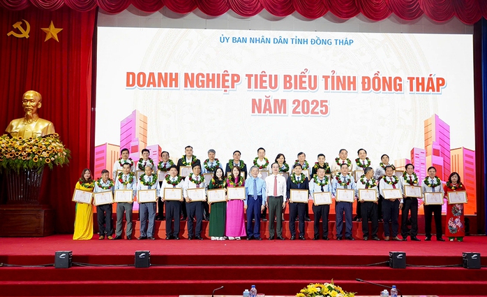 Đồng Tháp vinh danh doanh nghiệp, doanh nhân tiêu biểu - Ảnh 1.
