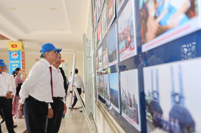 Đoàn đại biểu Đại hội Đảng bộ TP HCM làm việc với Vùng 2 Hải quân - Ảnh 3.