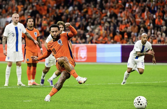 Cựu sao Man United tỏa sáng, Hà Lan tăng tốc cuốn phăng Phần Lan - Ảnh 4.
