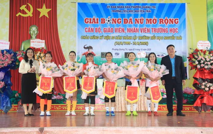 Khai mạc giải bóng đá nữ trường học mở rộng - Ảnh 1.