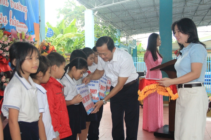 Khai mạc giải bóng đá nữ trường học mở rộng - Ảnh 4.