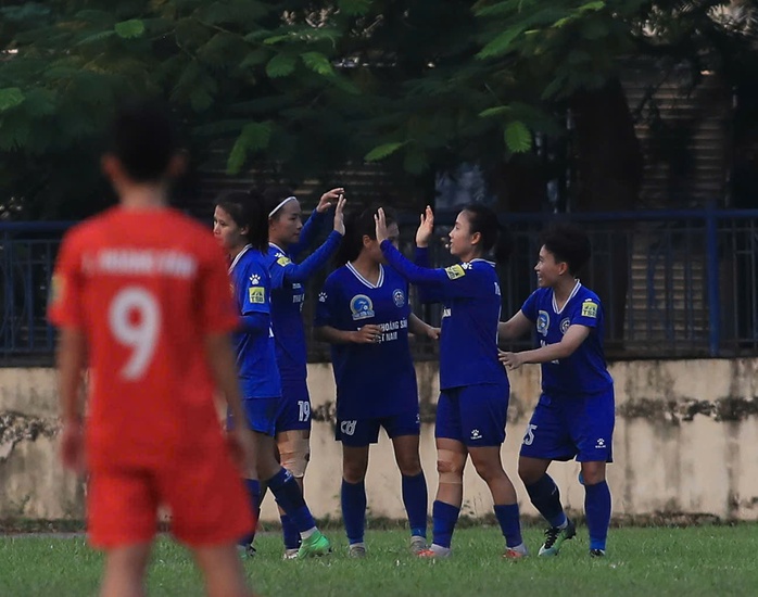 Than KSVN mở ra cơ hội giành ngôi Á quân, tạo áp lực lớn lên Hà Nội - Ảnh 1.