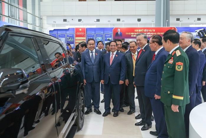 Bước vững chắc vào kỷ nguyên mới - Ảnh 1. Bước vững chắc vào kỷ nguyên mới - Ảnh 1.