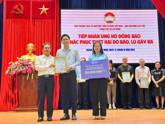 TP HCM tiếp nhận hơn 6 tỉ đồng ủng hộ đồng bào vùng bão, lũ - Ảnh 5.