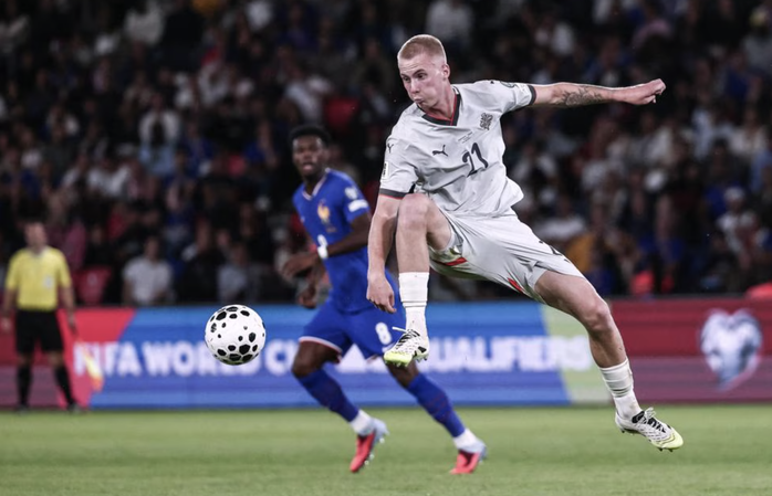 Iceland cầm hòa cựu vô địch thế giới, "Gà trống Gaulois" chưa có vé World Cup - Ảnh 1.
