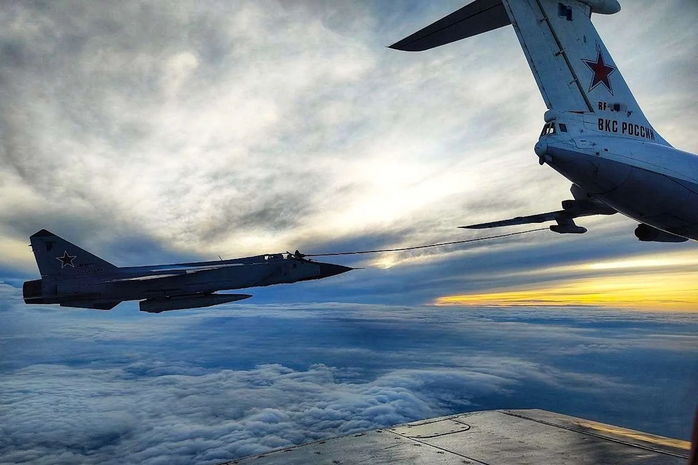 Chiến lược tiếp dầu trên không của MiG-31 làm khó phòng không Ukraine - Ảnh 1. Chiến lược tiếp dầu trên không của MiG-31 làm khó phòng không Ukraine - Ảnh 1.