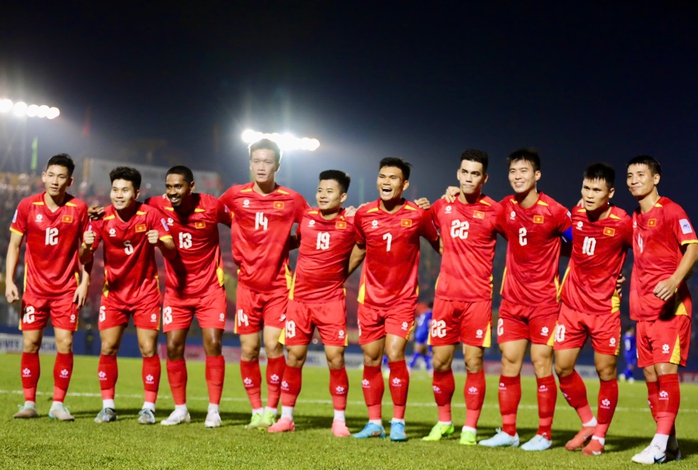 Trao cơ hội cho cầu thủ trẻ - Ảnh 1.