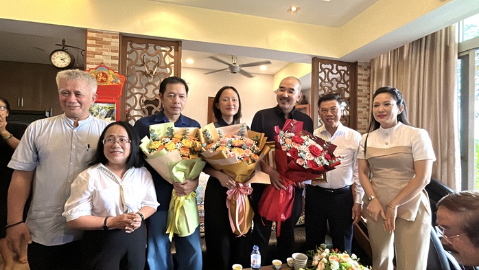 Đạo diễn Bùi Thạc Chuyên được TP HCM khen thưởng với phim "Địa đạo - Mặt trời trong bóng tối" - Ảnh 2.