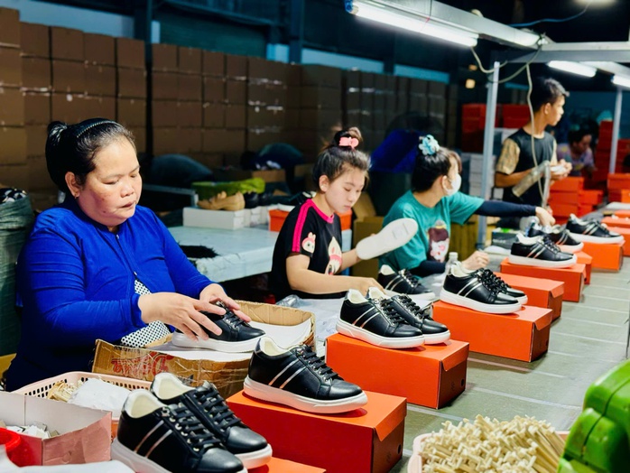 TP HCM đề xuất nâng vùng lương tối thiểu cho 6 xã và 1 đặc khu - Ảnh 1.