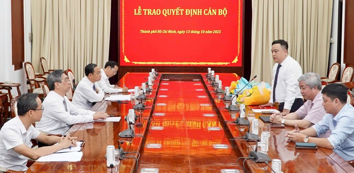 Ông Trần Thế Thông và ông Đinh Xuân Hải được bổ nhiệm làm Thư ký Bí thư Thành ủy TP HCM - Ảnh 2.