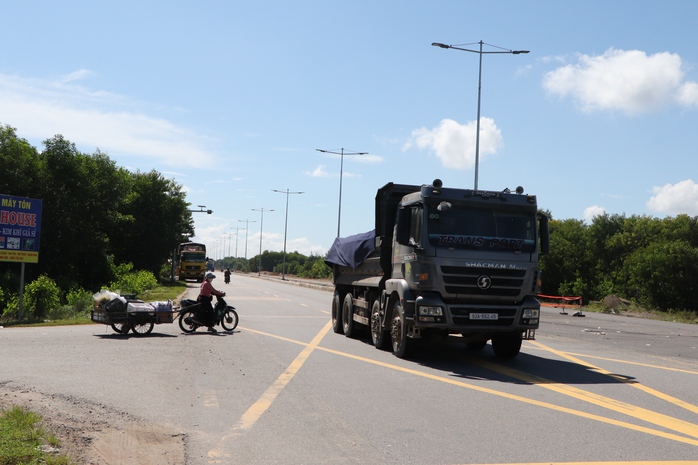 Ngã tư tử thần ở Đà Nẵng: Nỗi lo tai nạn giao thông liên tục xảy ra - Ảnh 3. Ngã tư tử thần ở Đà Nẵng: Nỗi lo tai nạn giao thông liên tục xảy ra - Ảnh 3.