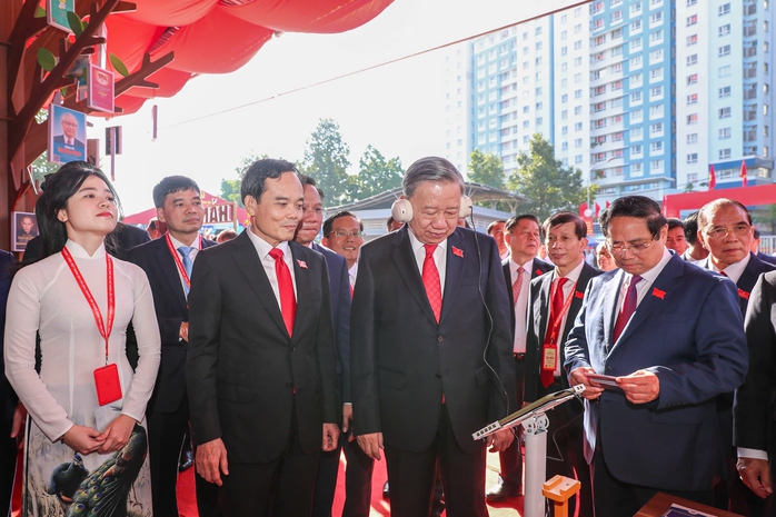 Khai mạc Đại hội đại biểu Đảng bộ TP HCM: NGUỒN CỔ VŨ TO LỚN cho giai đoạn mới - Ảnh 4. Khai mạc Đại hội đại biểu Đảng bộ TP HCM: NGUỒN CỔ VŨ TO LỚN cho giai đoạn mới - Ảnh 4.