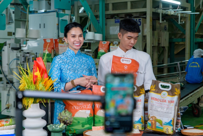 Báo in số ra 15-10: Kỳ vọng TP HCM trở thành hình mẫu siêu đô thị - Ảnh 4.