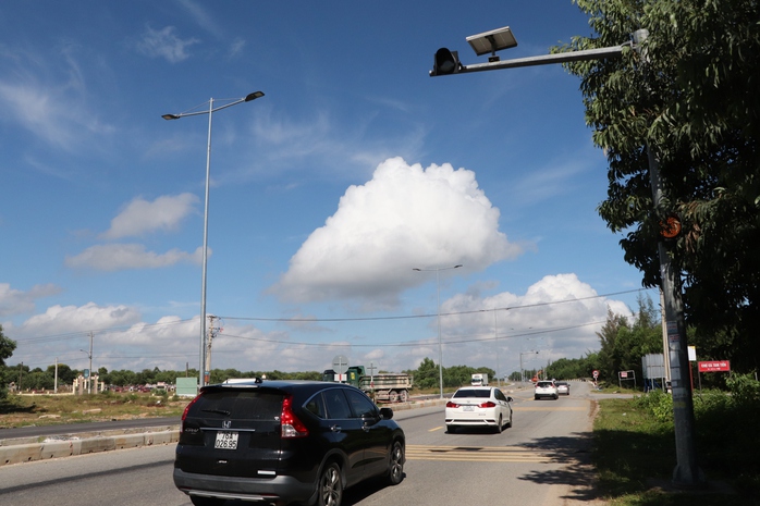 Clip: Ngã tư "tử thần" ở Đà Nẵng, tai nạn chết người liên tục xảy ra - Ảnh 3.