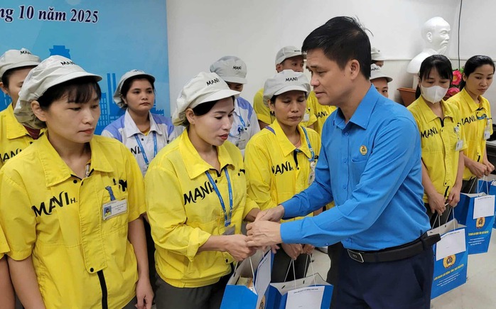 Tổng Liên đoàn lao động Việt Nam thăm hỏi , hỗ trợ người lao động tại Thái Nguyên - Ảnh 3. Tổng Liên đoàn lao động Việt Nam thăm hỏi , hỗ trợ người lao động tại Thái Nguyên - Ảnh 3.