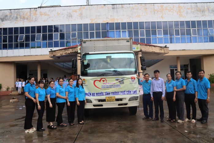 Sau Hà Tĩnh, Cần Thơ tiếp tục chở hàng hóa thiết yếu đến Thái Nguyên - Ảnh 3.