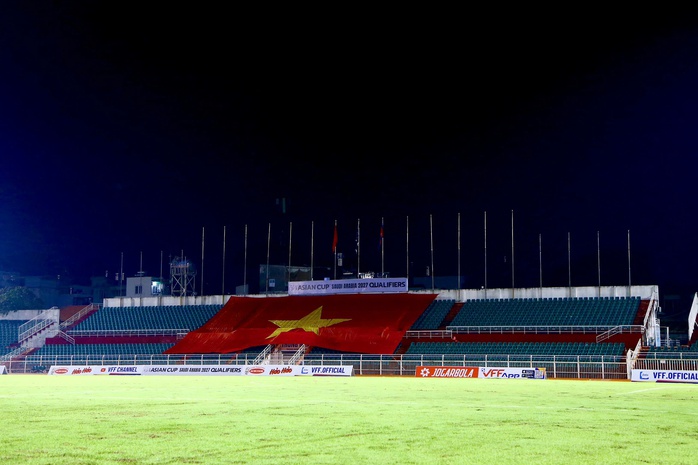 HLV Nepal bất ngờ vắng mặt ở trận thua 0-1 Việt Nam - Ảnh 10.