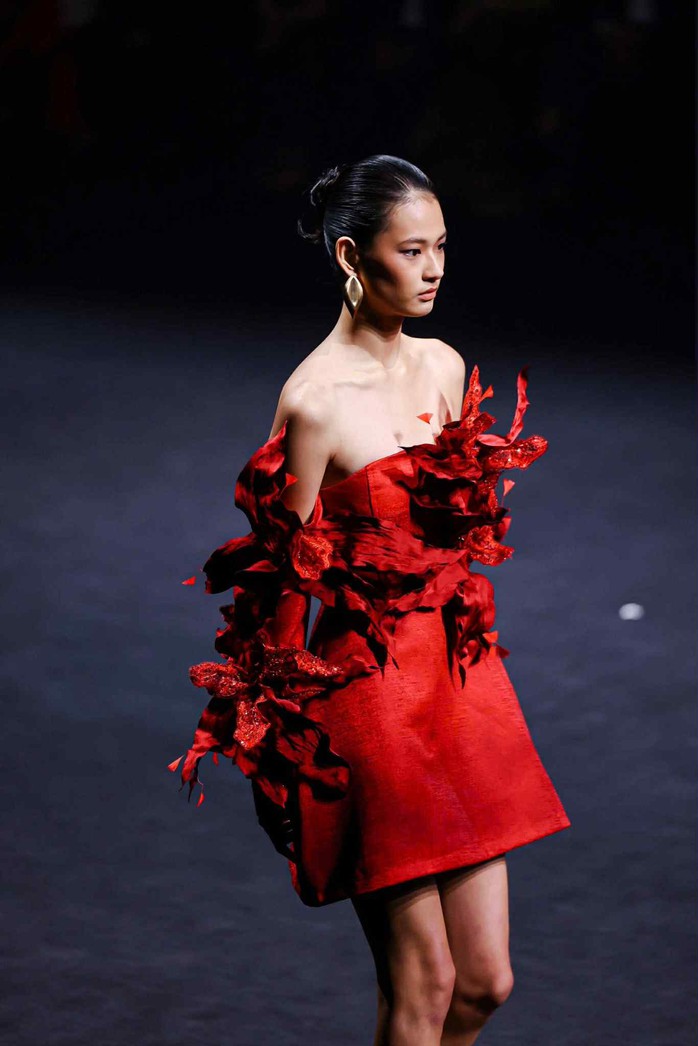 Dấu ấn Thanh Hương Bùi ở Shanghai fashion week Xuân hè 2026 - Ảnh 14.