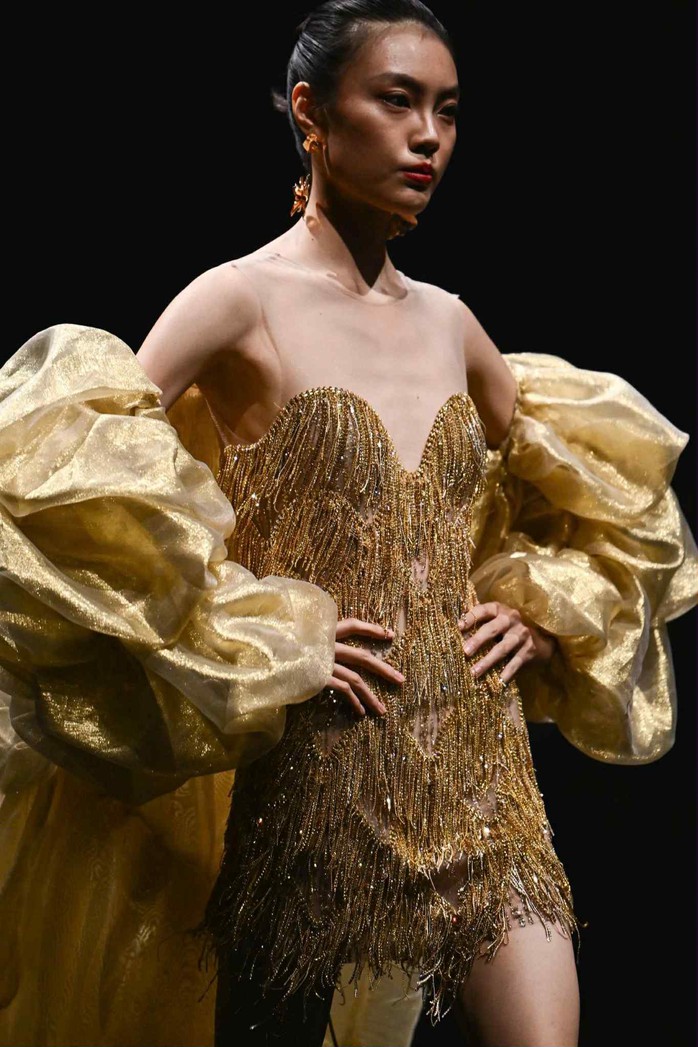 Dấu ấn Thanh Hương Bùi ở Shanghai fashion week Xuân hè 2026 - Ảnh 8.