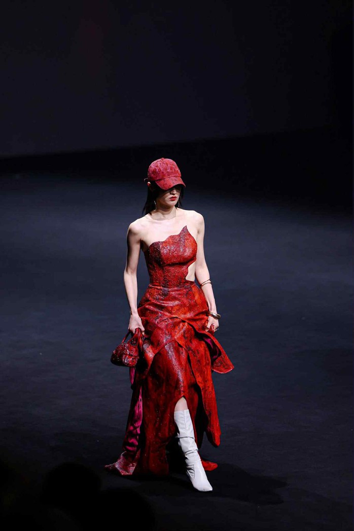 Dấu ấn Thanh Hương Bùi ở Shanghai fashion week Xuân hè 2026 - Ảnh 7.