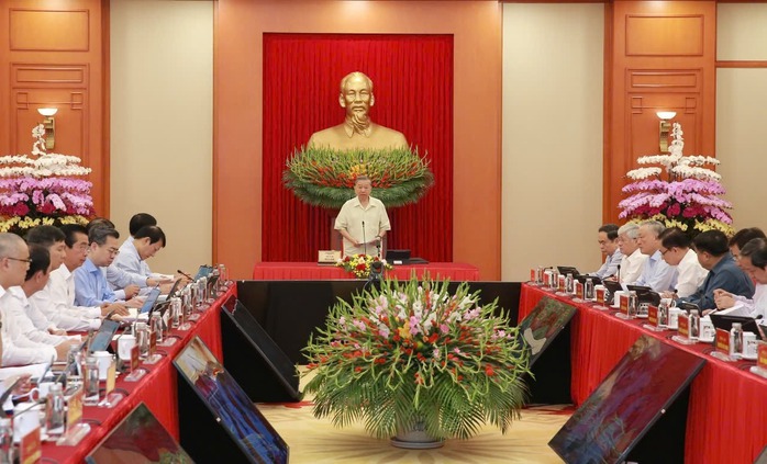 Tổng Bí thư Tô Lâm: Phát triển nhanh phải chuyển đổi số, đây không phải là thứ để trang điểm - Ảnh 1.