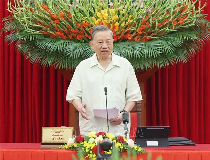 Tổng Bí thư Tô Lâm: Phát triển nhanh phải chuyển đổi số, đây không phải là thứ để trang điểm - Ảnh 2.