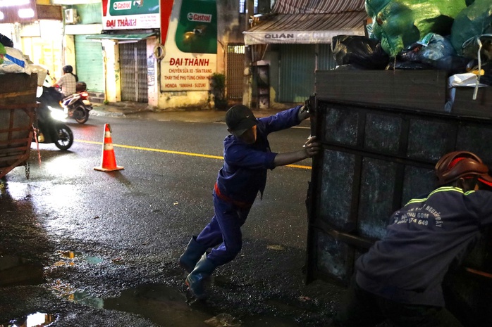 Chuyện đời những người thu gom rác dân lập - Ảnh 2.