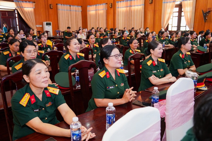 Nhiều hoạt động ý nghĩa của Bộ Tư lệnh TP HCM chào mừng Ngày Phụ nữ Việt Nam - Ảnh 9.