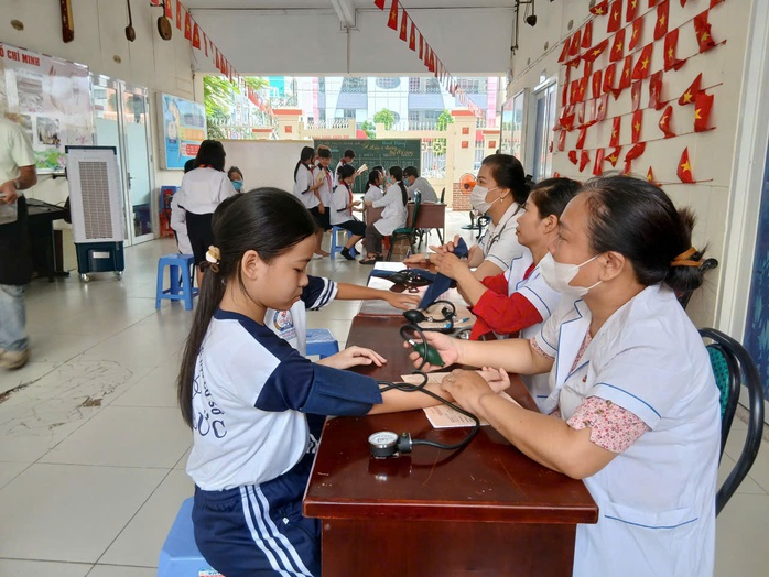 Một phường ở TP HCM quy định cụ thể về dịch vụ sử dụng máy lạnh ở các trường học - Ảnh 1.