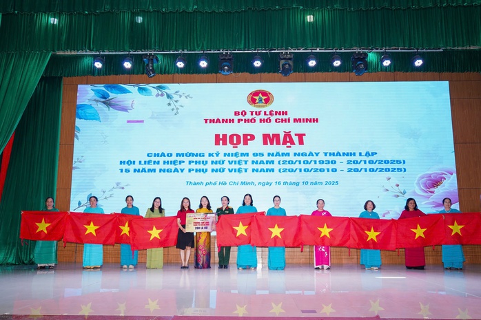 Nhiều hoạt động ý nghĩa của Bộ Tư lệnh TP HCM chào mừng Ngày Phụ nữ Việt Nam - Ảnh 3.